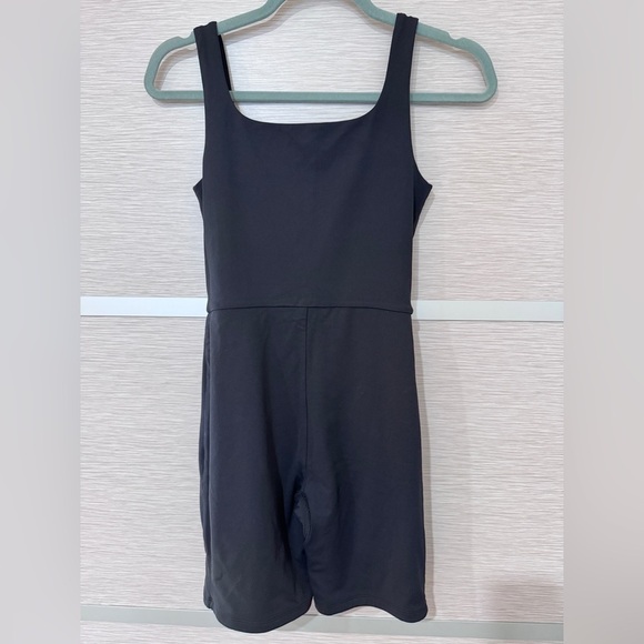 Babaton Contour Bodysuit Black Shorts In Size SMALL - Picture 3 of 9